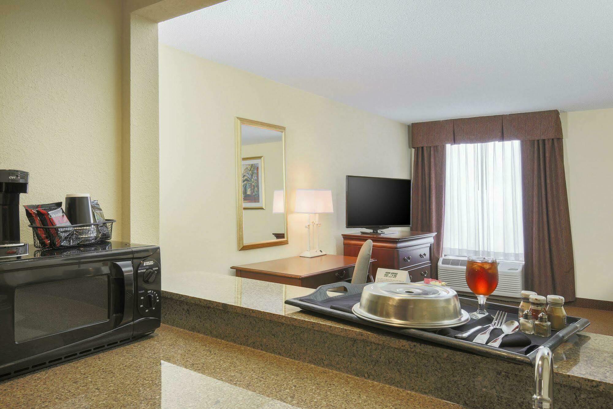 Hotel Hampton Inn&suites Charleston/mt. Pleasant-isle Of Palms 3*